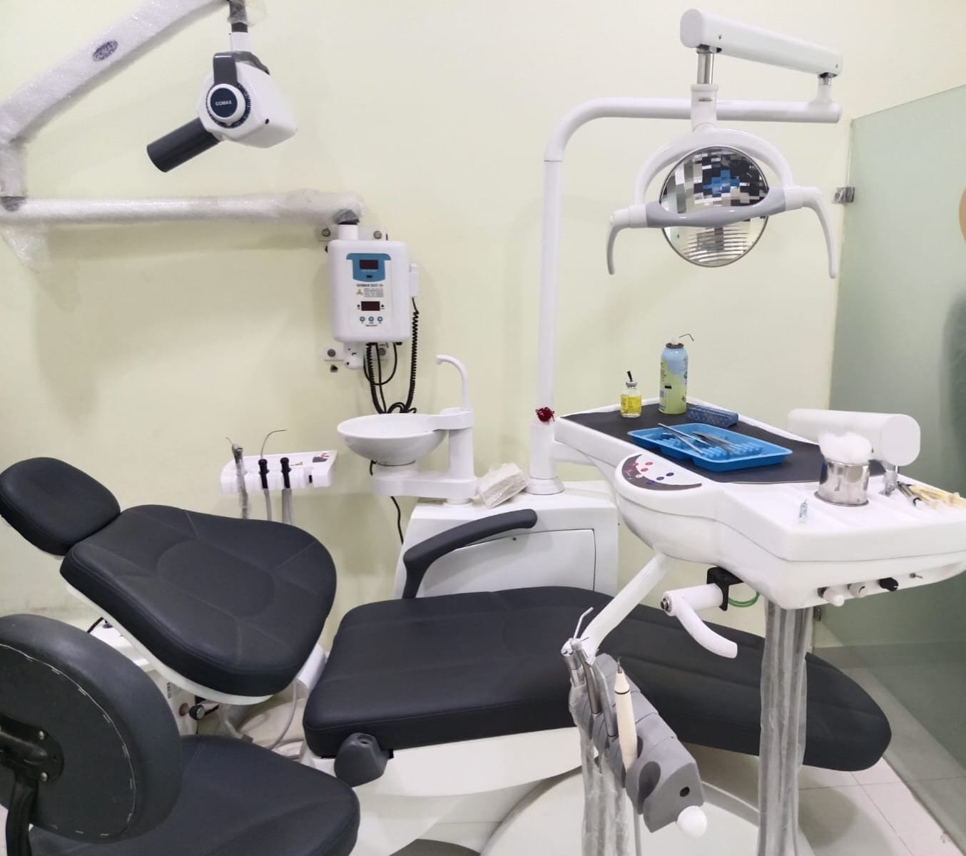 Vraj clinic treatment chair